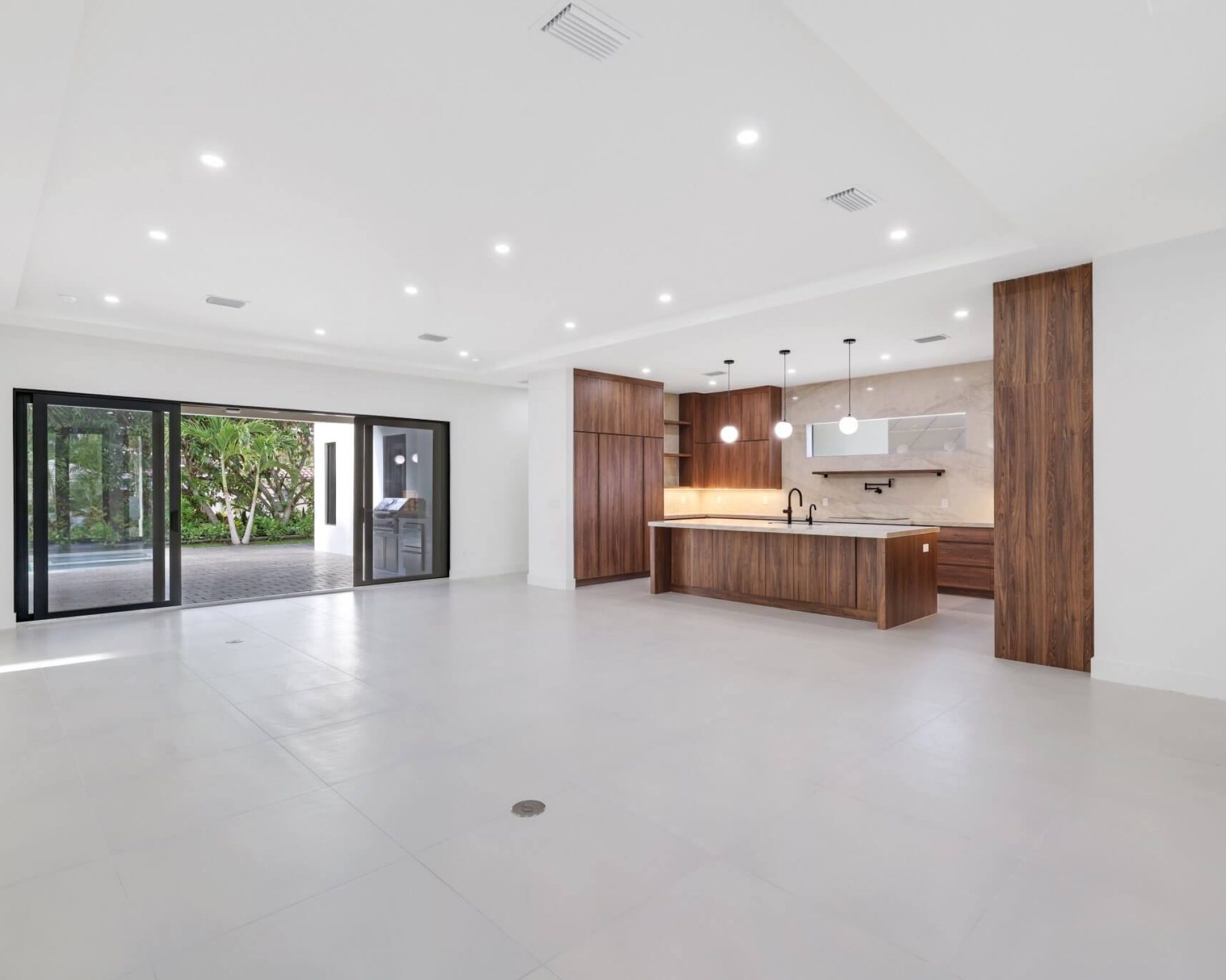 325 Cascade Lane - 4.jpg-SMALL